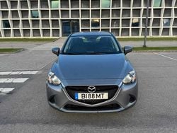 Cinzento Usado 2015 Mazda 2 Citadino | € 7.500