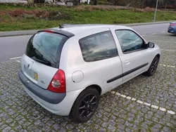 Cinzento Usado 2003 Renault Clio II | € 2.250 (Bom preço)