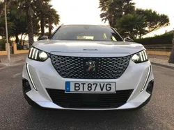 Branco Usado 2021 Peugeot e-2008 GT SUV | € 21.899 (Preço justo)