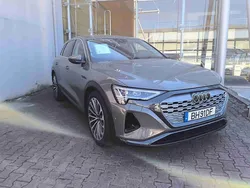 Cinzento Usado 2024 Audi Q8 e-tron S-Line SUV | € 70.990 (Preço justo)