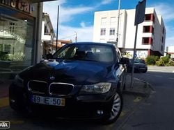 Preto Usado 2009 BMW 318 Sport Line Sedan | € 9.400 (Preço justo)