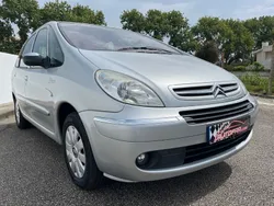 Cinza Usado 2005 Citroën Xsara Exclusive Monovolume | € 5.900