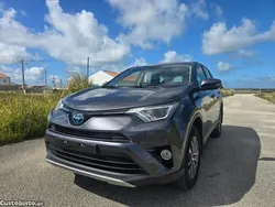Cinza Usado 2018 Toyota RAV4 PURE SUV | € 25.750 (Preço justo)