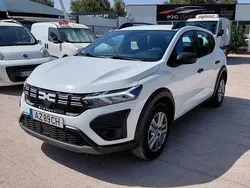Branco Usado 2023 Dacia Sandero Comfort Citadino | € 15.980 (Preço justo)