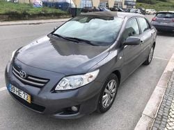 Cinzento Usado 2009 Toyota Corolla Sedan | € 8.500