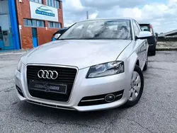 Cinzento Usado 2011 Audi A3 Sportback Attraction Carrinha | € 10.500