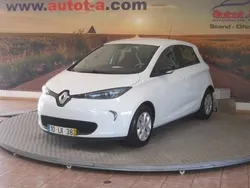 Branco Usado 2018 Renault Zoe Life Citadino | € 17.000 (Preço elevado)