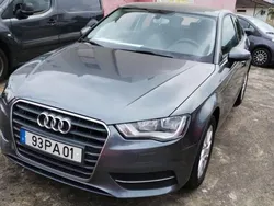 Cinza escuro Usado 2014 Audi A3 Attraction Citadino | € 13.500 (Preço justo)