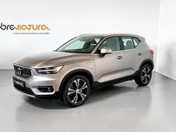 Cinzento Usado 2021 Volvo XC40 SUV | € 31.500 (Preço justo)
