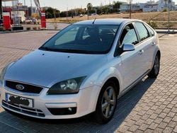 Usado 2006 Ford Focus Sedan | € 2.550 (Bom preço)
