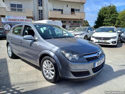 Cinza Usado 2005 Opel Astra Sedan | € 3.665 (Preço justo)