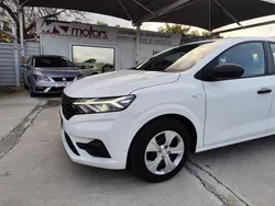 Branco Usado 2022 Dacia Sandero Essentiel Citadino | € 13.450 (Preço justo)
