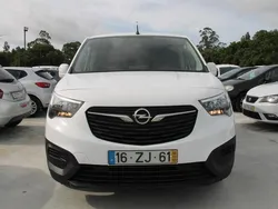 Branco Usado 2019 Opel Combo Monovolume | € 13.000 (Preço justo)