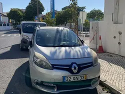 Usado 2015 Renault Scénic III Monovolume | € 5.750