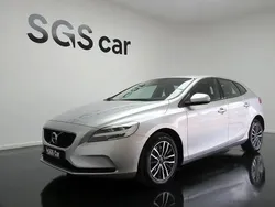 Cinza Usado 2019 Volvo V40 Momentum Carrinha | € 19.500 (Preço justo)