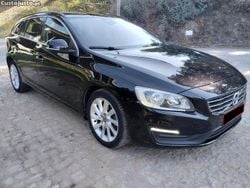 Preto Usado 2014 Volvo V60 Momentum Carrinha | € 11.450 (Bom preço)