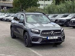 Cinzento Novo 2025 Mercedes GLB200 SUV | € 63.900