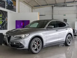 Cinzento Usado 2018 Alfa Romeo Stelvio Super SUV | € 28.900 (Preço justo)