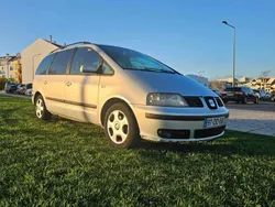 Cinza Usado 2001 Seat Alhambra Sport Monovolume | € 4.500