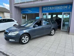 Cinzento Usado 2011 Skoda Octavia Carrinha | € 9.500 (Caro)