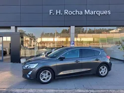 Cinzento Usado 2019 Ford Focus Business Edition Citadino | € 14.500 (Preço justo)