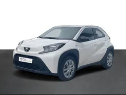 Branco (sólida) Usado 2024 Toyota Aygo X-play Citadino | € 17.750 (Preço elevado)
