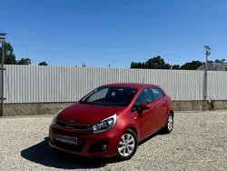 Vermelho Usado 2014 Kia Rio Citadino | € 9.750 (Caro)