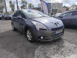 Cinza Usado 2012 Peugeot 5008 Active Monovolume | € 11.900 (Preço justo)