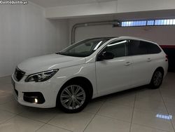 Branco Usado 2018 Peugeot 308 Allure Sedan | € 15.900 (Caro)