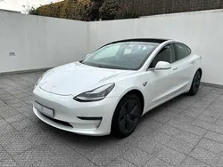 Branco Usado 2020 Tesla Model 3 Sedan | € 24.970 (Preço justo)