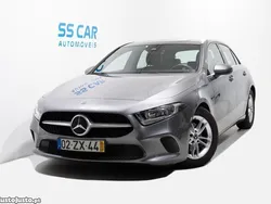 Cinza Usado 2020 Mercedes A180 Style | € 21.490 (Bom preço)