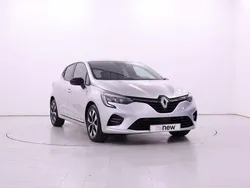 Cinzento platina Usado 2022 Renault Clio V LIMITED Citadino | € 19.500 (Preço justo)