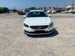 Usado 2016 Volvo V60 Momentum Carrinha | € 16.500