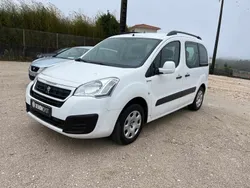Branco Usado 2015 Peugeot Partner Style Monovolume | € 14.500