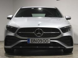 Cinza Usado 2024 Mercedes A180 AMG line Sedan | € 37.900 (Caro)