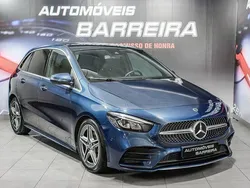 Azul escuro Usado 2019 Mercedes B180 AMG line Monovolume | € 24.500 (Preço justo)