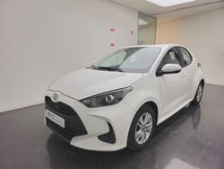 Branco (sólida) Usado 2023 Toyota Yaris Comfort | € 17.750 (Preço justo)