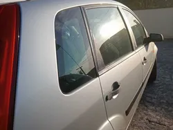 Usado 2006 Ford Fiesta Citadino | € 3.500