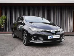Preto Usado 2017 Toyota Auris Hybrid Comfort | € 15.990