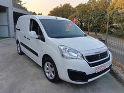 Branco Usado 2017 Peugeot Partner Van | € 10.600 (Preço justo)