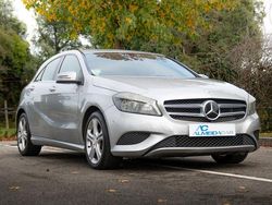 Cinza Usado 2014 Mercedes A180 Urban | € 12.500