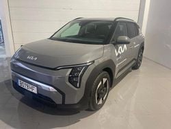 Cinza Usado 2024 Kia EV3 3 SUV | € 35.890 (Preço justo)