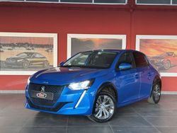 Azul Usado 2021 Peugeot e-208 Style Citadino | € 17.990 (Preço justo)