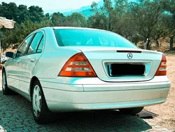 Usado 2002 Mercedes C220 Sedan | € 2.500