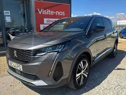 Cinzento Usado 2023 Peugeot 5008 Allure Monovolume | € 26.300 (Bom preço)