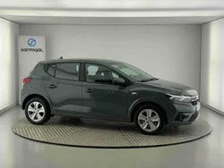 Cinzento Usado 2024 Dacia Sandero Citadino | € 16.390 (Bom preço)
