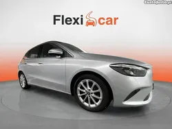 Cinza Usado 2019 Mercedes B180 Progressive Monovolume | € 21.990 (Preço justo)