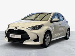 Branco (sólida) Usado 2024 Toyota Yaris Comfort | € 24.750 (Bom preço)