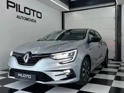 Cinza Usado 2021 Renault Mégane IV LIMITED | € 17.600 (Preço justo)