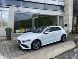 Branco preto Usado 2023 Mercedes A180 Citadino | € 37.900 (Preço justo)
